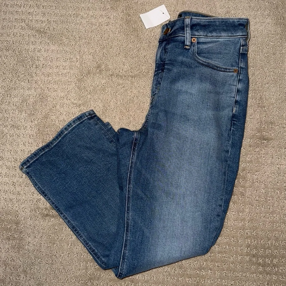 NWT J Crew Curvy Mid Rise Flare Crop Jean 27 Petite